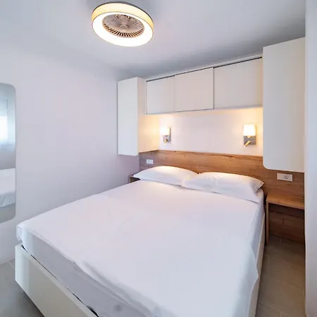 Arti Homes Rab אתר קמפינג ראב