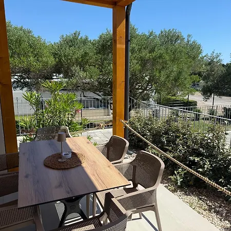 Arti Homes Rab ראב