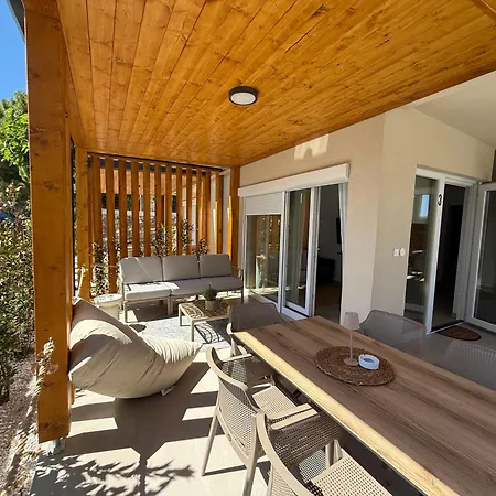 Arti Homes Rab ראב
