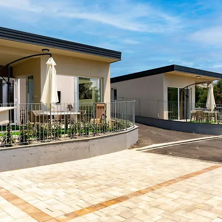 אתר קמפינג Arti Homes Rab